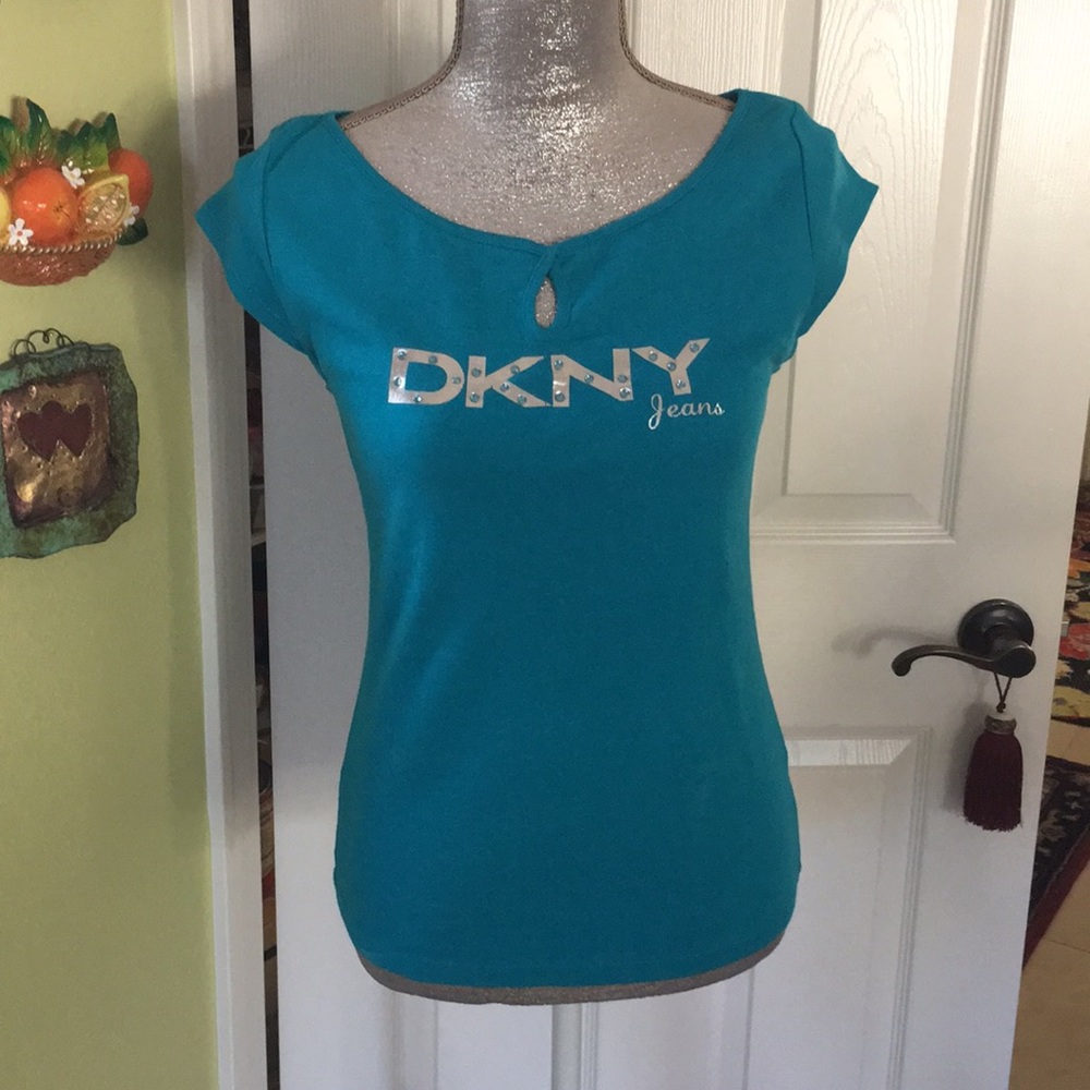 DKNY BRAND NEW TOP VERY BEAUTIFUL